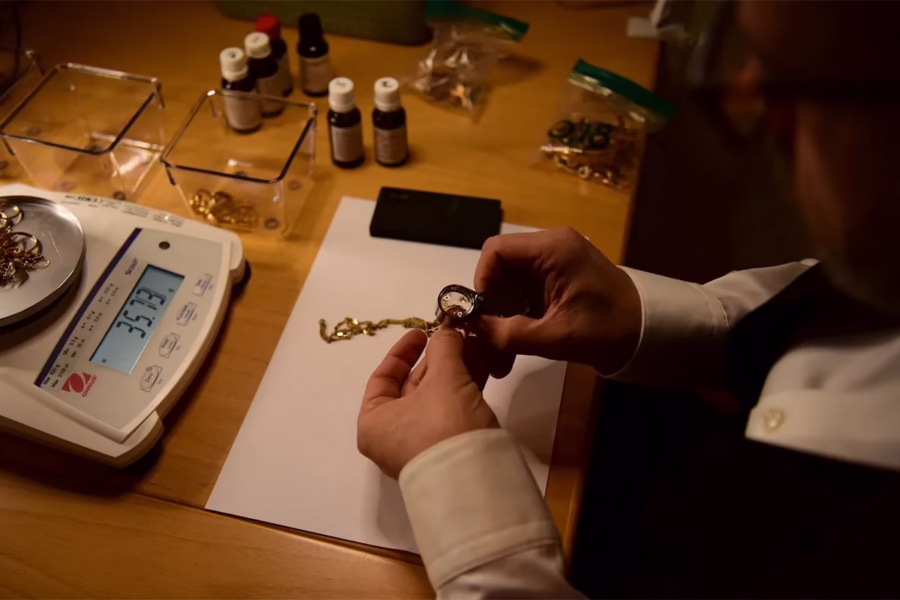 Die verschiedenen Goldfarben verstehen